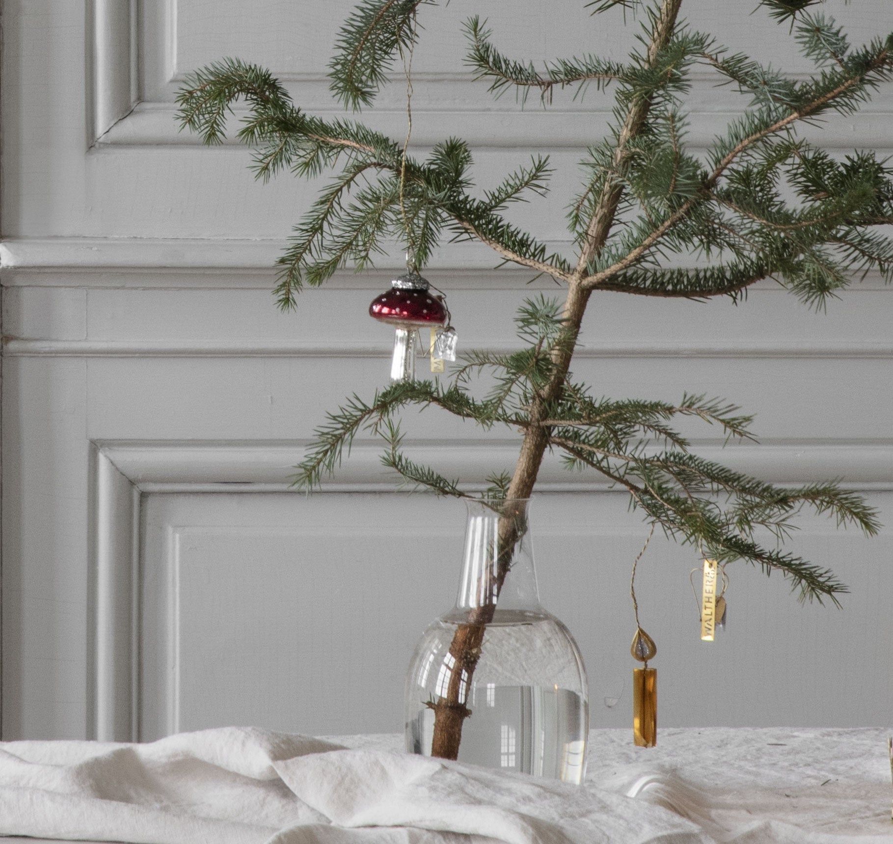 NORDIC.CHRISTMAS - Red glass mushroom