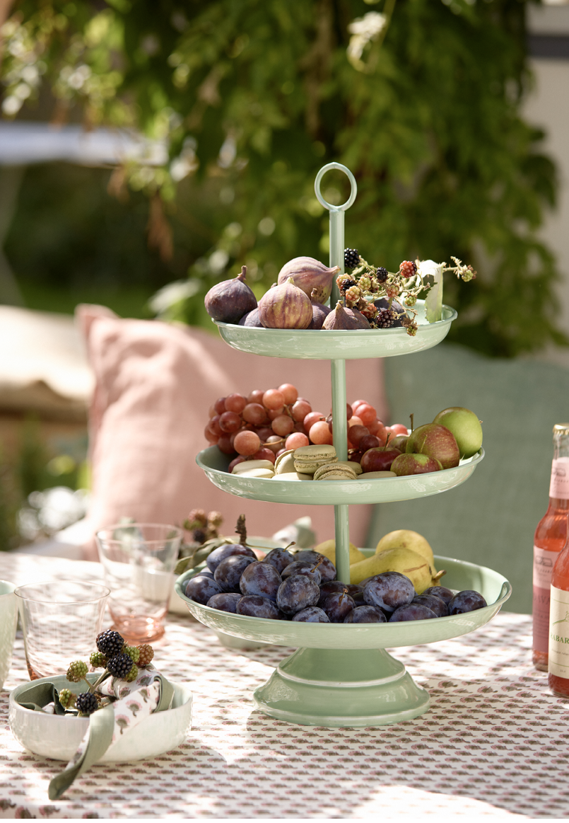 Seagrass Metal Three-level Stand