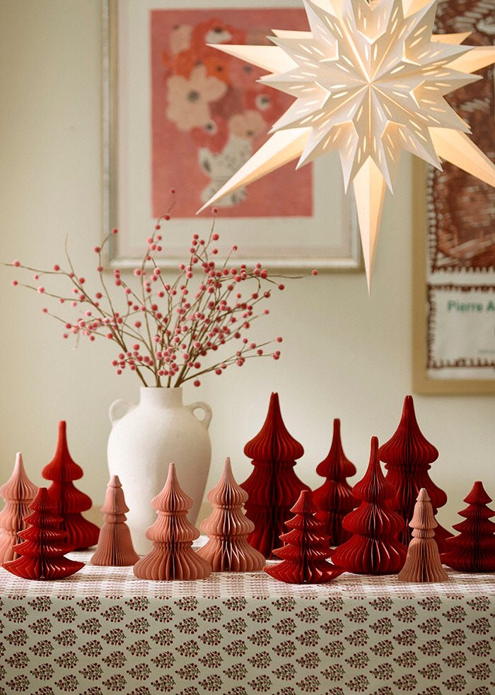 NORDIC.CHRISTMAS - Honeycomb Tree - Pine H16cm Ruby