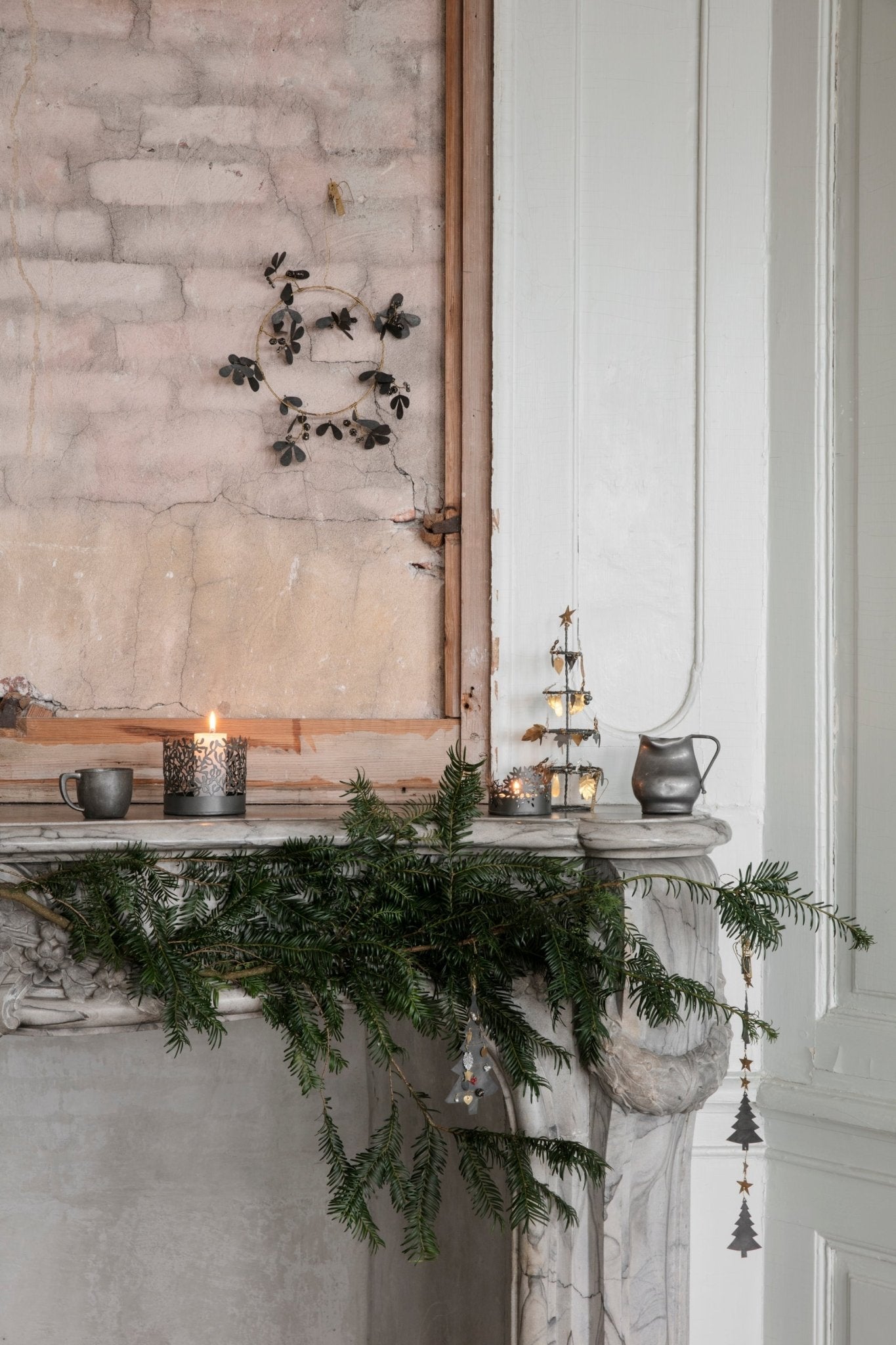NORDIC.CHRISTMAS - Medium decorated Christmas tree